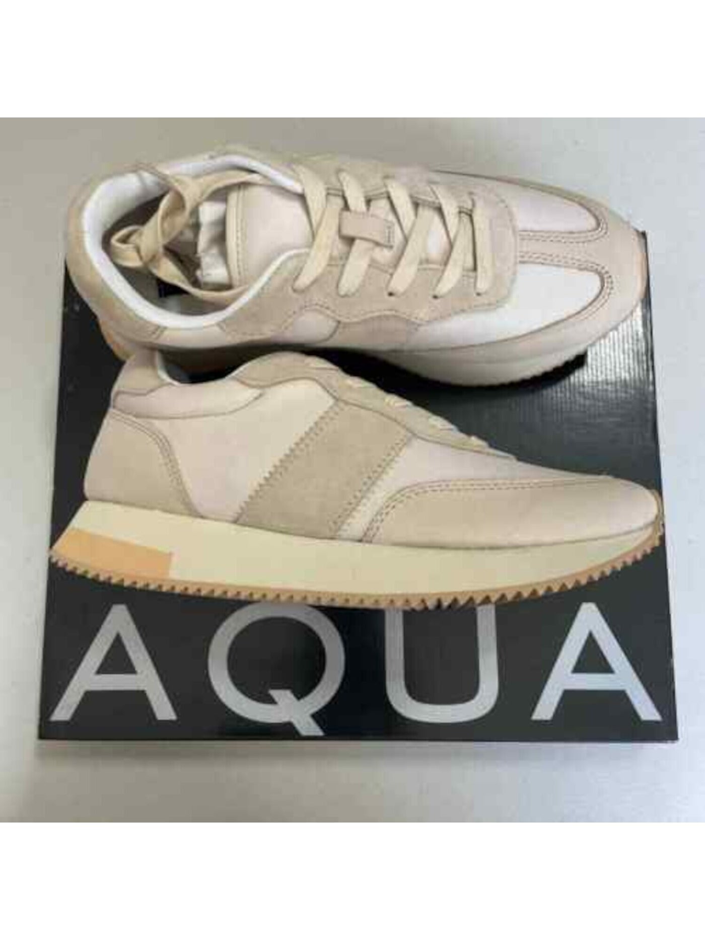 AQUA Womens Beige 1" Platform Cushioned Treaded Train Round Toe Wedge Lace-Up Athletic Training Shoes 8 M