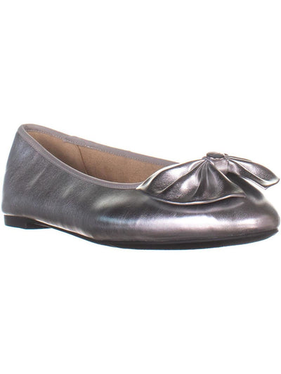 CIRCUS BY SAM EDELMAN Womens Silver Logo Comfort Bow Accent Cushioned Carmen Round Toe Slip On Flats 5 M