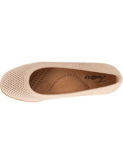 TROTTERS Womens Beige Perforated Removable Insole Cushioned Absorbs Impact Arch Support Non-Slip Darcey Round Toe Wedge Slip On Leather Ballet Flats 9.5 W