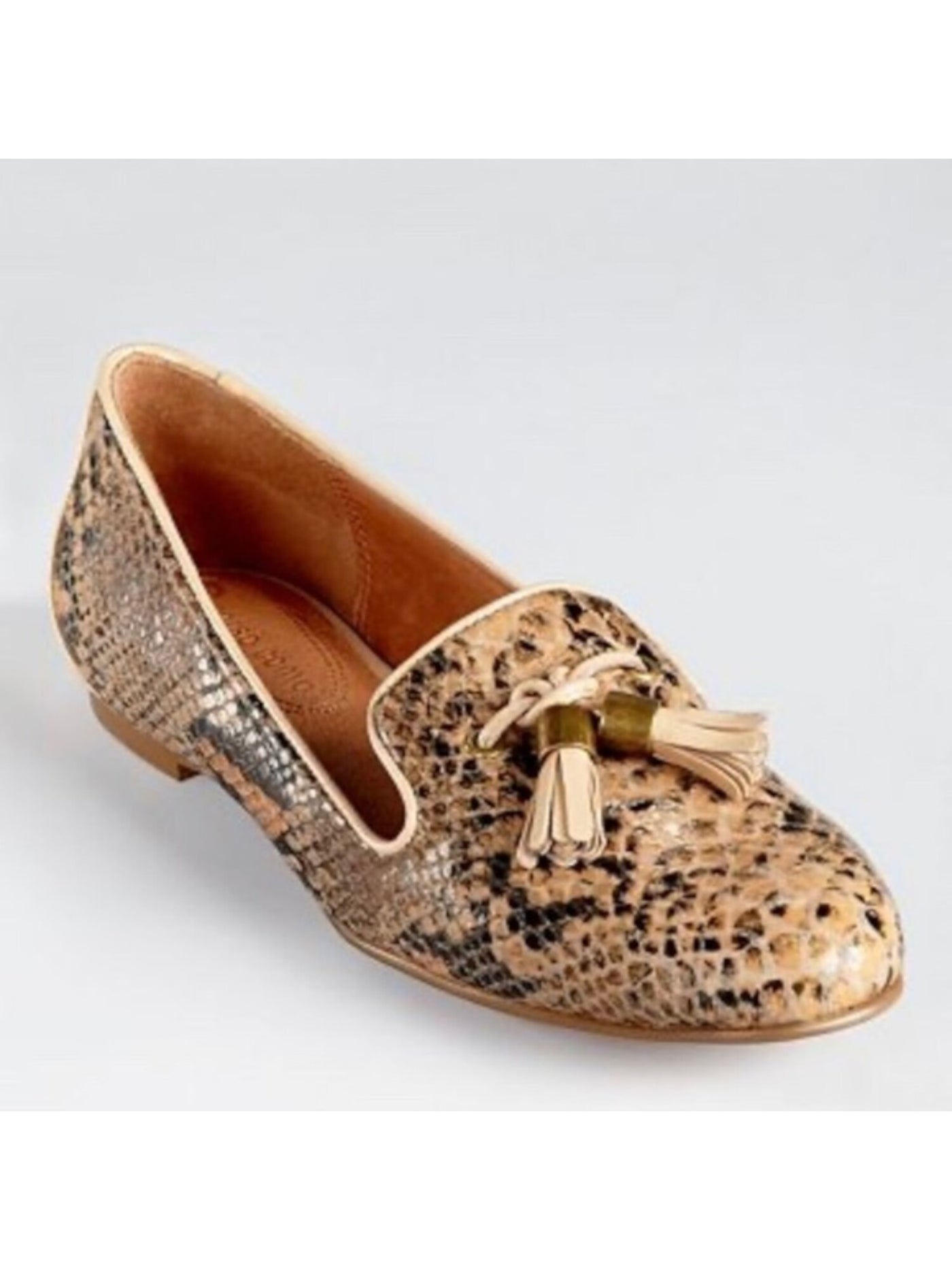CORSO COMO Womens Beige Snake Tasseled Cushioned Valeda Round Toe Slip On Leather Loafers Shoes 5.5 M