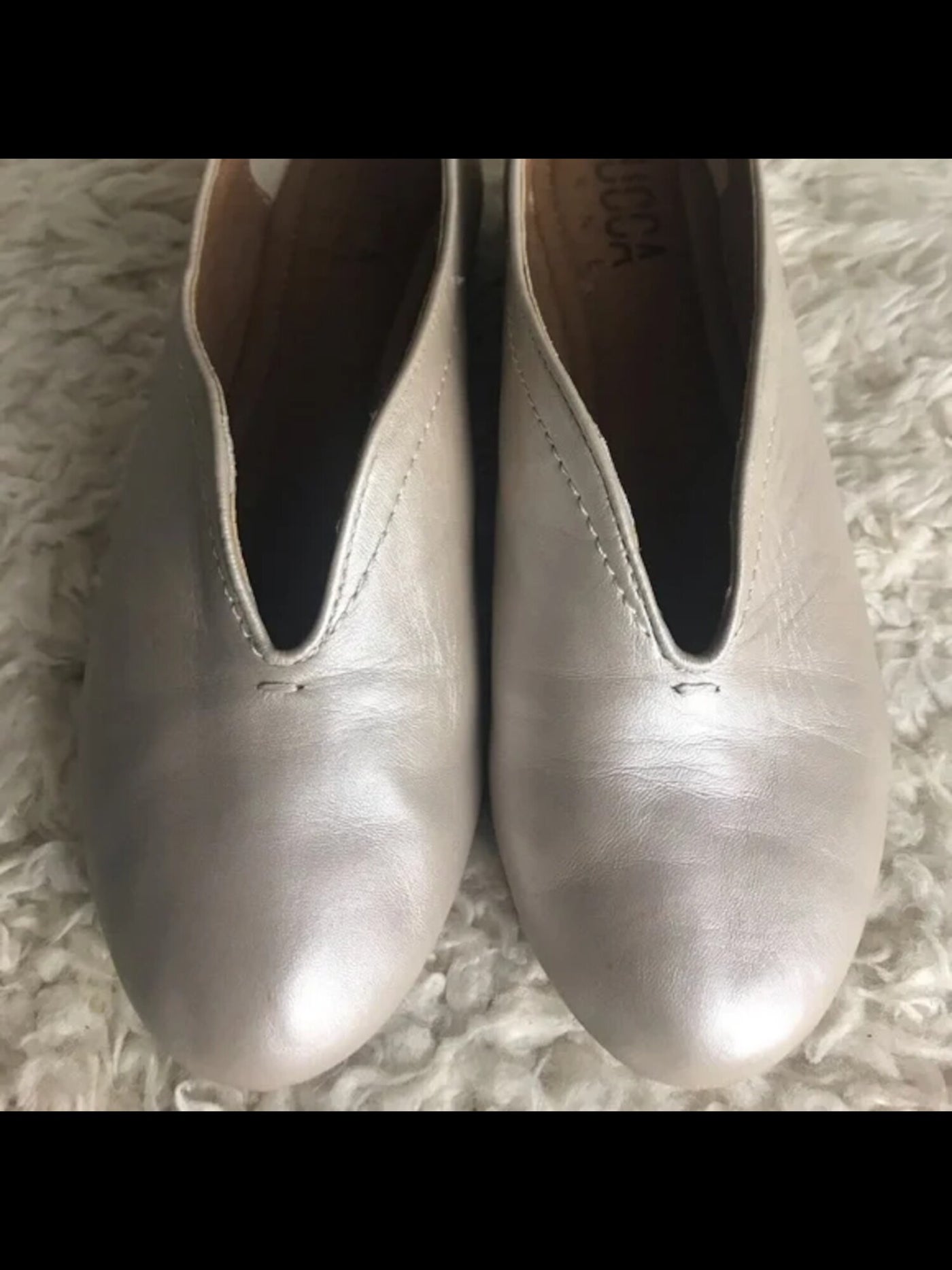 LUCCA Womens Silver V-Cut Padded Bayla Round Toe Slip On Leather Flats Shoes 11 M