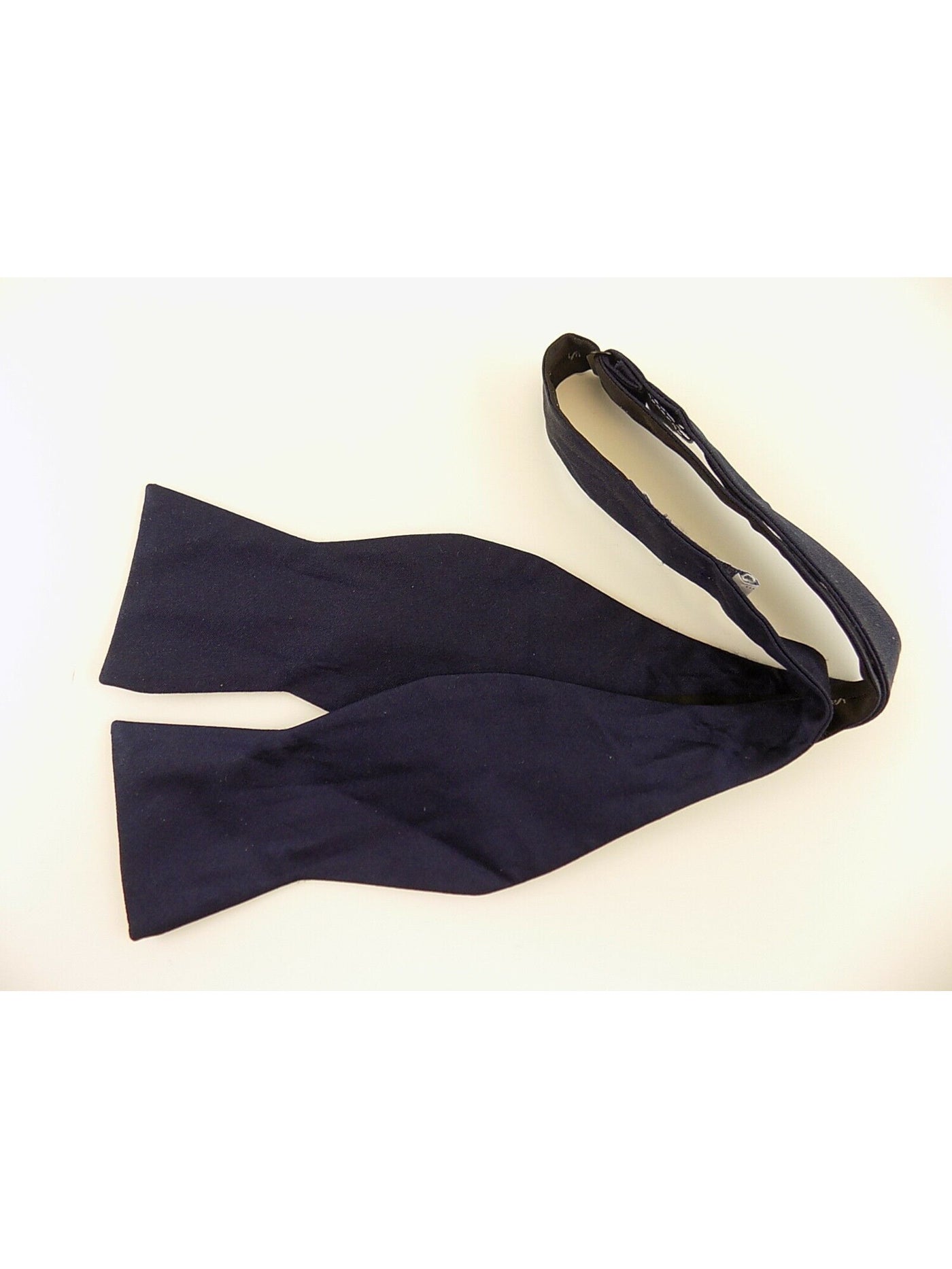 RYAN SEACREST Mens Navy Bow Tie