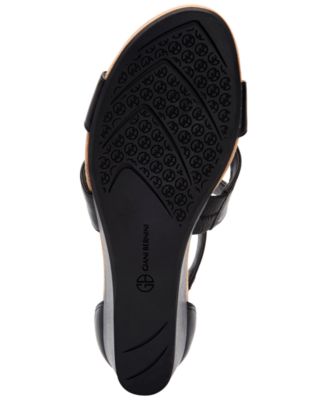 GIANI BERNINI Womens Black Crisscross Straps 0.5" Platform Logo Cushioned Camdenn Round Toe Wedge Zip-Up Dress Sandals Shoes M
