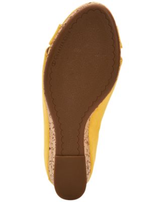 CHARTER CLUB Womens Yellow 1/2" Platform Crisscross Strap Comfort Toniie Round Toe Wedge Slip On Sandals Shoes M