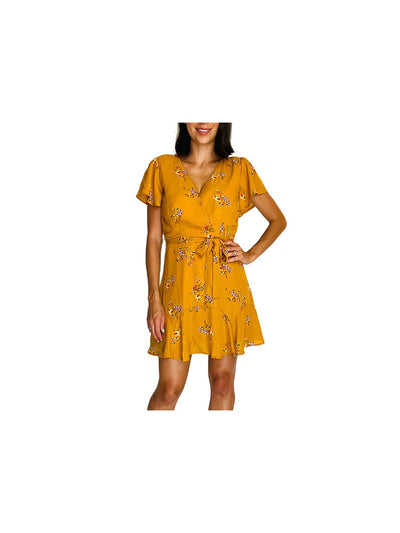 TRIXXI Womens Gold Zippered Floral Short Sleeve Surplice Neckline Short Wrap Dress Juniors M