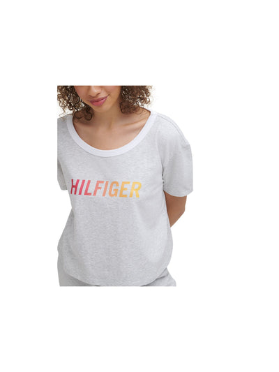 TOMMY HILFIGER Womens Gray Cut Out Short Length Ribbed Collar Breathable Logo Graphic Short Sleeve Scoop Neck T-Shirt XS