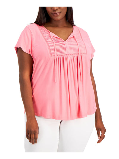 TOMMY HILFIGER Womens Pink Pleated Logo Pullover Curved Hem Short Sleeve Tie Neck Top Plus 1X