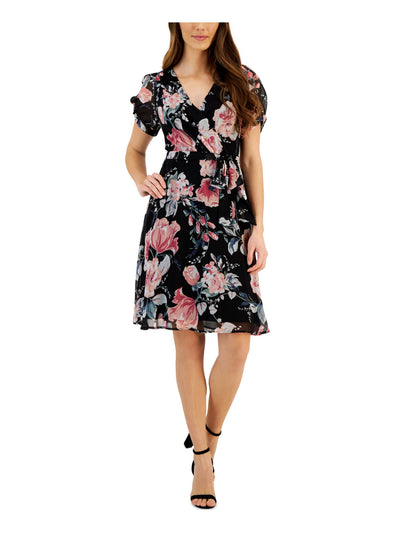 CONNECTED APPAREL Womens Black Gathered Zippered Self-tie Belt Lined Floral Short Sleeve Surplice Neckline Above The Knee Party Sheath Dress 10